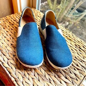 Like NEW b.o.c born CANVAS SLIP ONS - Worn once - Excellent